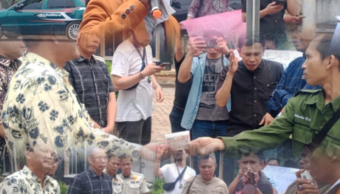 Dinilai Tak Transparan, GPPR 11 Geruduk Bappeda Musi Rawas, Desak Evaluasi Kaban dan Sekban